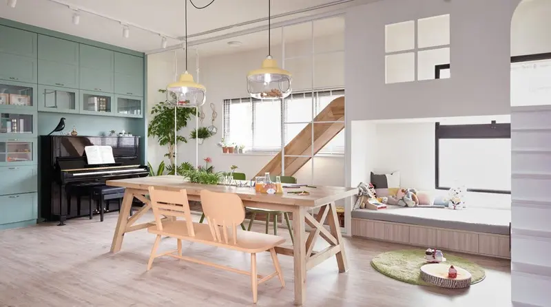 Chất liệu trong nhà đều được lựa chọn kỹ lưỡng, nhằm tránh gây tổn thương cho bé khi chơi đùa