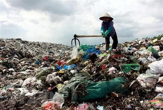 Hà Nội yêu cầu Sở Xây dựng khẩn trương đấu thầu, xử lý 560m3 nước rỉ rác tại Nam Sơn. Ảnh: Internet.