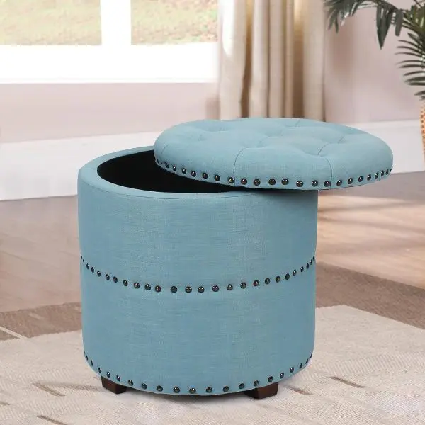 Trong khi đó, một chiếc ghế khác lại lấy ý tưởng từ những chiếc hộp đựng đồ