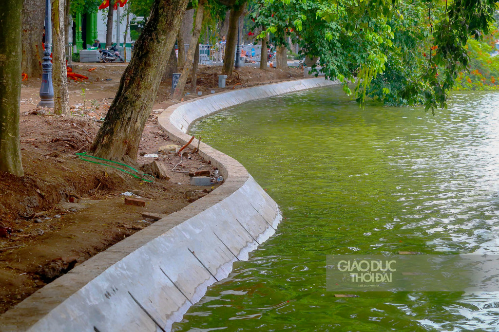 Kè hồ Hoàn Kiếm dài 1500 m chính thức hoàn thành