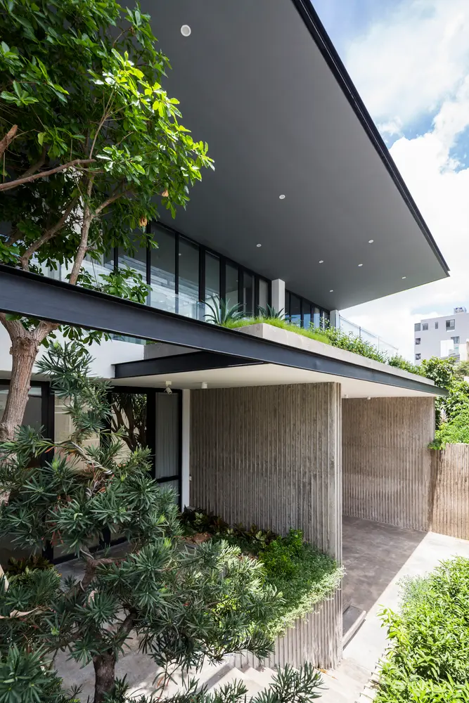 Patio-house-ngoi-nha-co-san-trong-mo-2