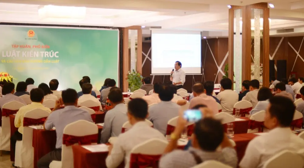 Hàng trăm cán bộ tham gia tập huấn