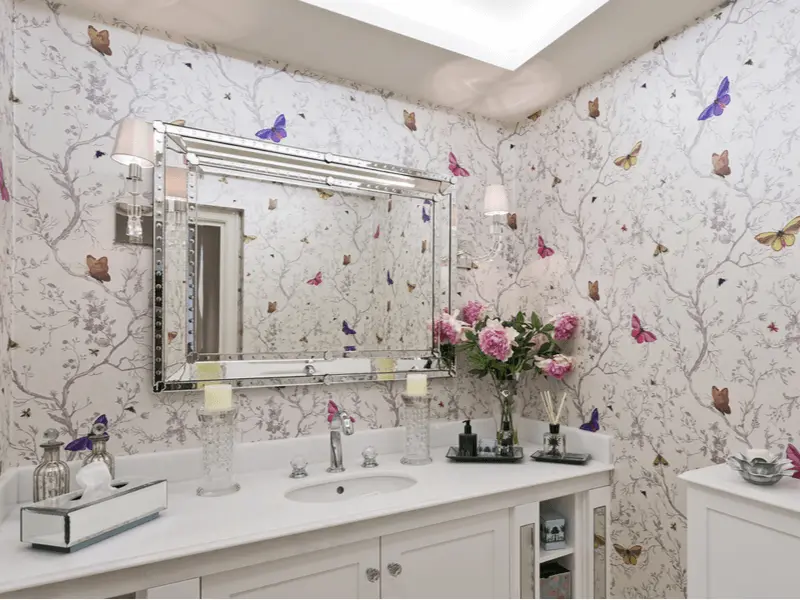 Đặc biệt bạn cũng không nên lựa chọn quá nhiều họa tiết hoặc quá to mà trong khi diện tích quá nhỏ, sẽ mang lại cảm giác rối rắm, bí bách và mất cân bằng