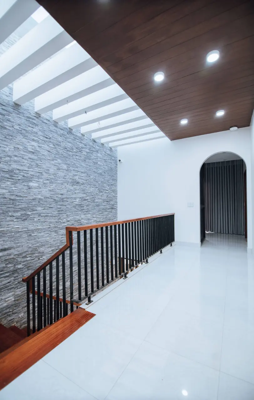 Giếng trời giúp mang ánh sáng và không khí vào toàn bộ ngôi nhà