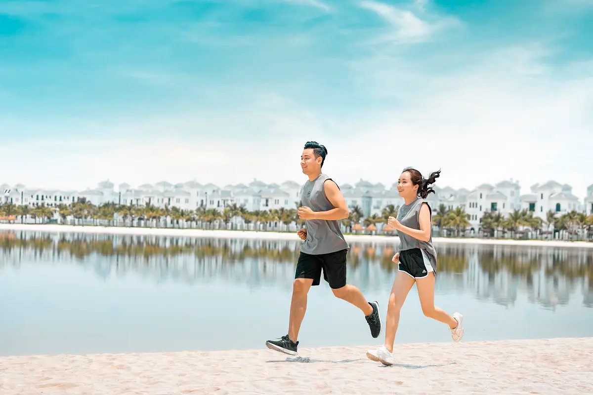 Chương trình “Tổ ấm an vui” mang tới cơ hội trải nghiệm cuộc sống đẳng cấp tại thành phố biển hồ Vinhomes Ocean Park 420ha với hệ thống tiện ích giáo dục – thể thao - mua sắm – giải trí trọn vẹn với mức chi phí thuê ưu đãi chưa từng có