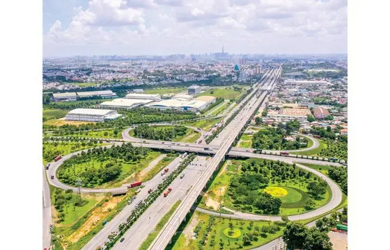 Từ năm 1993, TPHCM đã có xu hướng phát triển TP về phía Đông. Ảnh: HOÀNG HÙNG