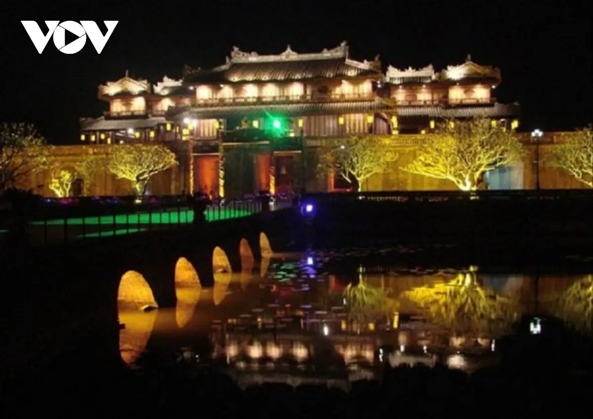 Đại Nội Huế về ban đêm