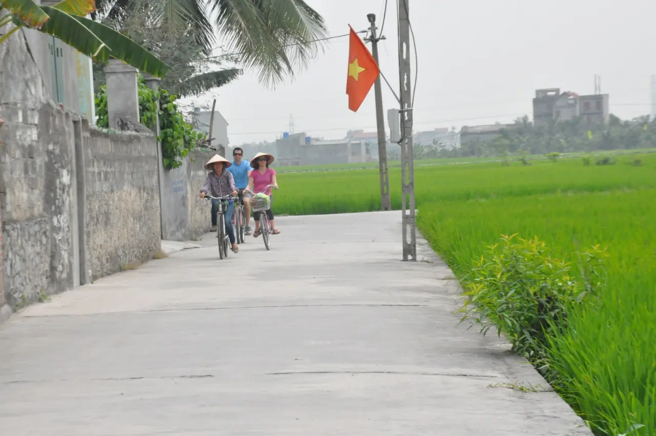 Du khách trải nghiệm đồng quê Yên Đức – Quảng Ninh
