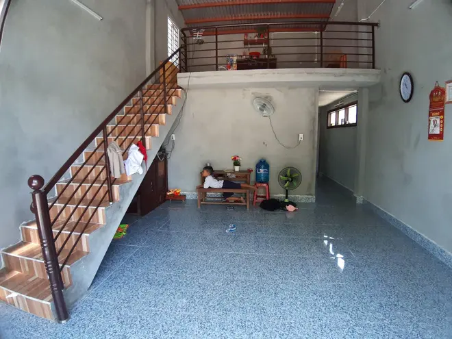 Những căn nhà chống lũ được xây dựng dọc miền Trung nhiều năm qua giúp bà con "đương đầu" với thiên tai (Ảnh: Sưu tầm)