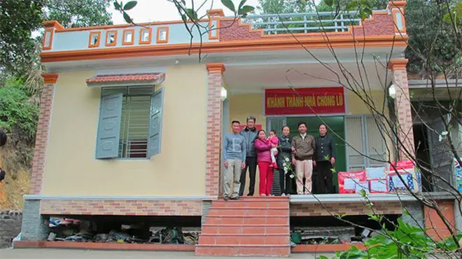 Những căn nhà chống lũ được xây dựng dọc miền Trung nhiều năm qua giúp bà con "đương đầu" với thiên tai (Ảnh: Sưu tầm)