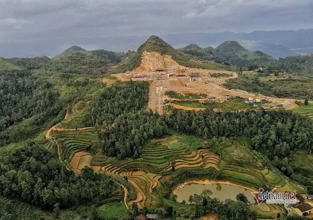 Dự án khu du lịch sinh thái văn hóa tâm linh Lũng Cú đã triển khai mà chưa tuân thủ quy hoạch đã được Thủ tướng phê duyệt... bị Bộ Văn hoá, Thể thao và Du lịch "tuýt còi" năm 2019