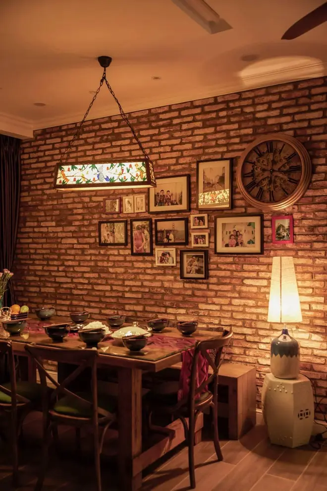 Ngôi nhà có những chi tiết gợi đến sự ấm cúng của phong cách country house