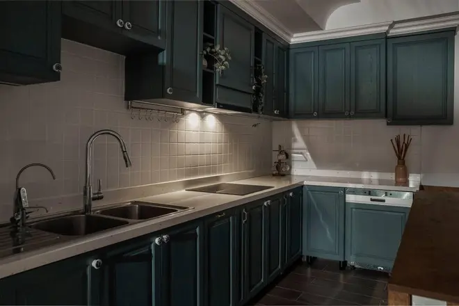 Phòng bếp và phòng khách được tách riêng để đảm bảo công năng của từng khu vực