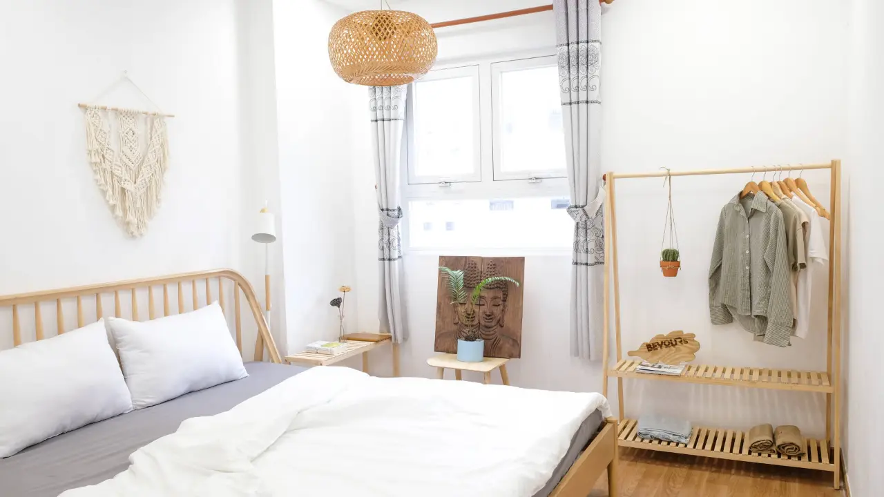 Bộ sản phẩm nội thất lắp ráp dành riêng cho phòng ngủ với thiết kế tinh giản, gọn nhẹ và tiện nghi