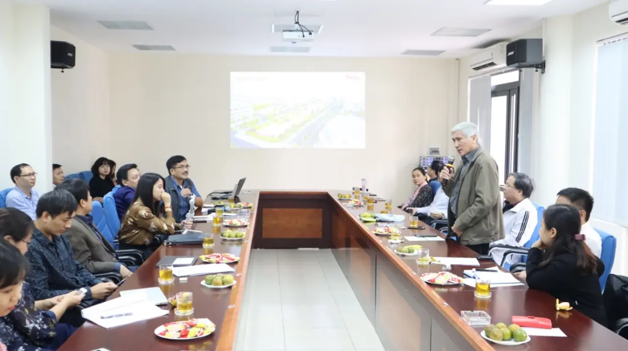 Ông Phạm Thanh Tùng – Chánh Văn phòng Hội KTS Việt Nam, chia sẻ theo góc độ của chuyên gia