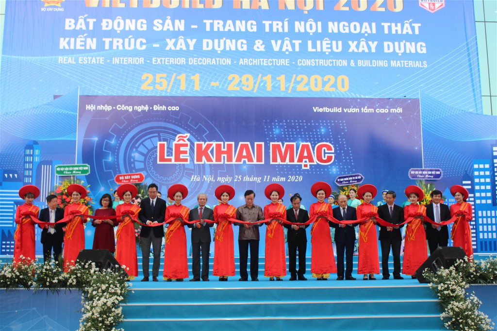 Vietbuild Hà Nội 2020 lần 2 thu hút được sự tham gia của gần 1.200 gian hàng