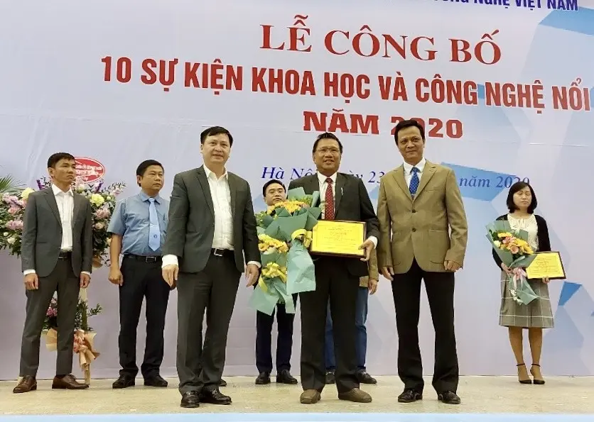 Ông Hoàng Đức Thảo - Tổng Giám đốc Busadco nhận giải