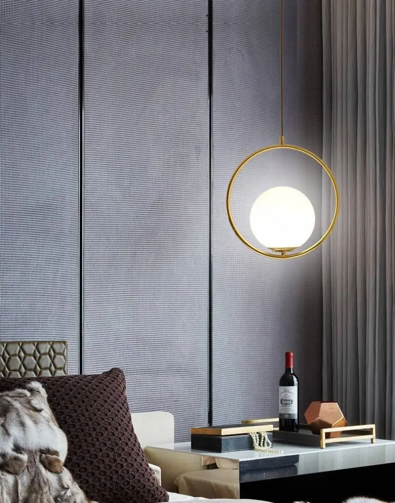 Việc bố trí những hệ thống đèn hợp lý, vừa đảm bảo ánh sáng cần thiết vừa mang tính thẩm mỹ cho căn phòng