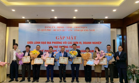 Eurowindow đón nhận bằng khen của UBND huyện Quế Sơn (Quảng Nam) vì những đóng góp cho công tác an sinh xã hội