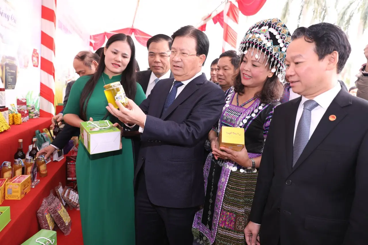 Hội nghị bên lề đề nghị Phơ Thủ tướng cùng OCOP tiêu biểu máy dò tìm tại ĐBKK
