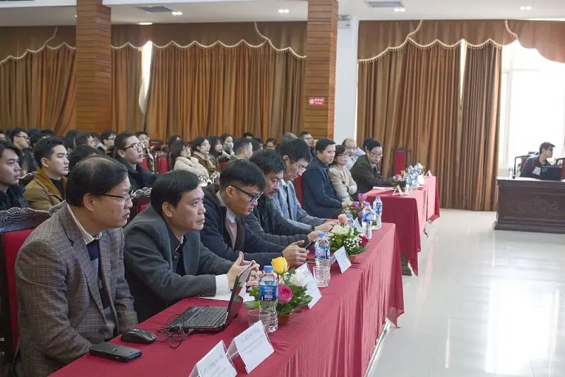 Các diễn giả tham gia vào tọa đàm