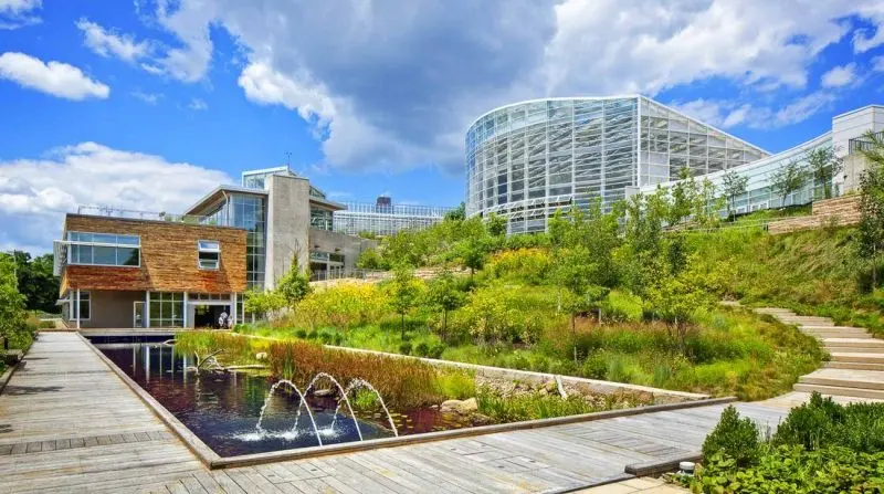 Trung tâm Cảnh quan Bền vững Phipps ở Pittsburgh (Mỹ) sử dụng năng lượng và nước tái tạo