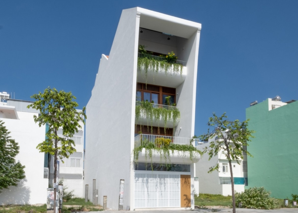 Gardening Terrace House