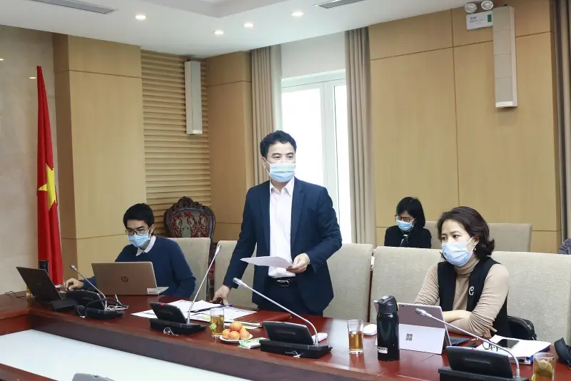 Ông Vũ Ngọc Anh Vụ trưởng Vụ Khoa học công nghệ và môi trường Bộ Xây dựng chủ trì cuộc họp