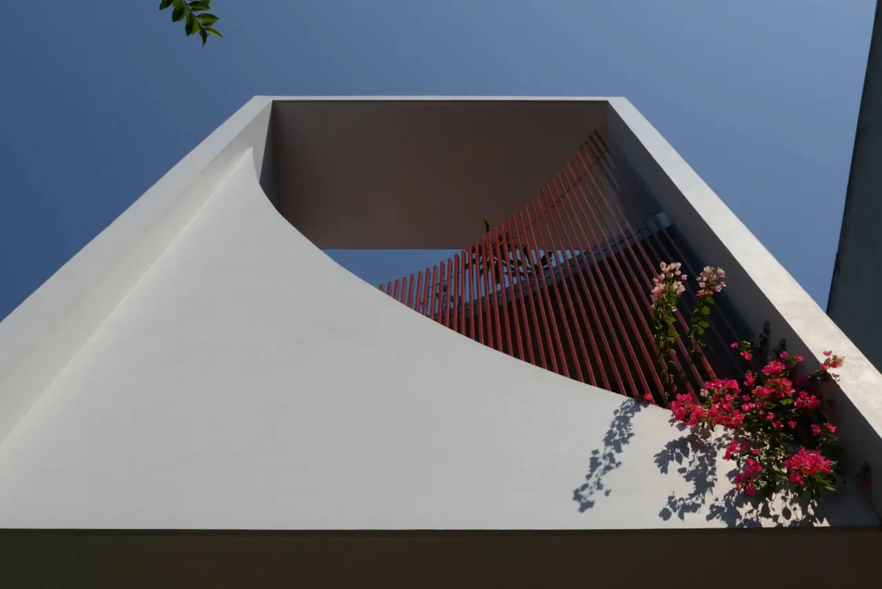 Sunny Flowers House
