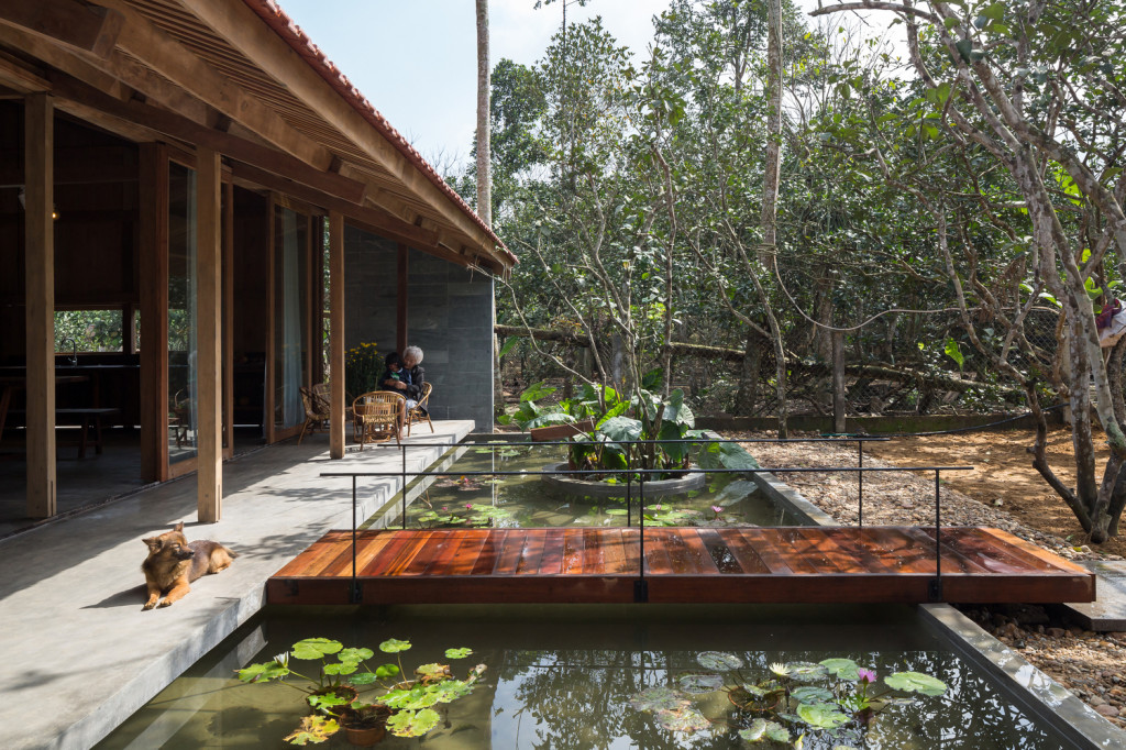 Hachi Lily House