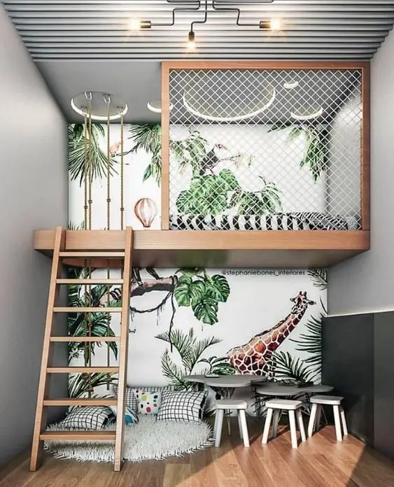 Sử dụng tranh vẽ tường để decor phòng ngủ nhỏ cũng ấn tượng đấy chứ. Diện tích nhỏ bạn có thể thoải mái sáng tạo với các cung bậc cảm xúc, với sự xuất hiện của những mảng tường được trang trí sắc màu và có câu chuyện riêng của chính mình.