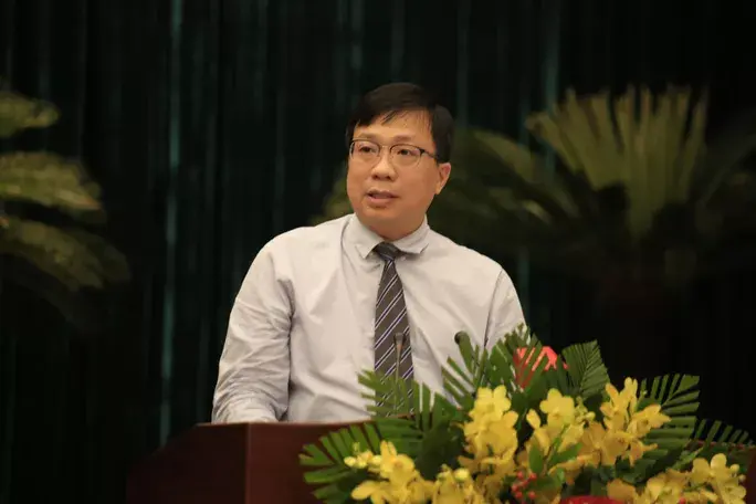 Giám đốc Sở Quy hoạch và Kiến trúc TP HCM Nguyễn Thanh Nhã báo cáo nhiệm vụ điều chỉnh quy hoạch chung TP đến năm 2040