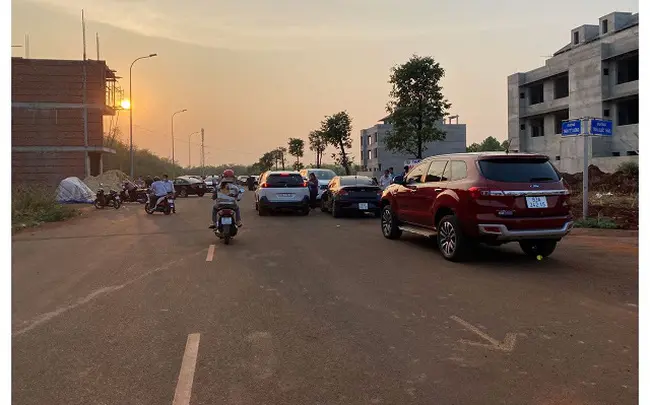 Khi nào thị trường dứt cơn ‘sốt đất’?