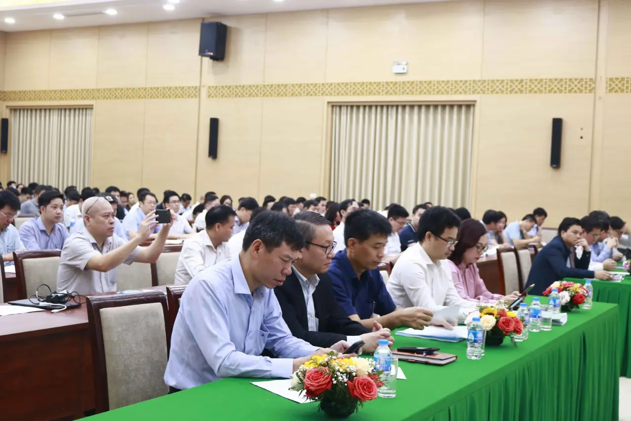Toàn cảnh hội nghị