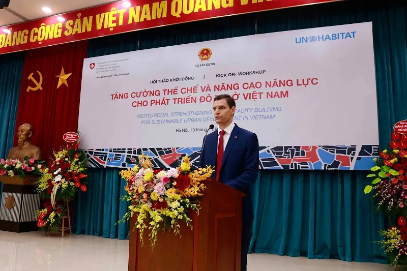 Trưởng Bộ phận Hợp tác phát triển, Đại sứ quán Thụy Sỹ tại Việt Nam Marcel Reymond phát biểu tại hội thảo