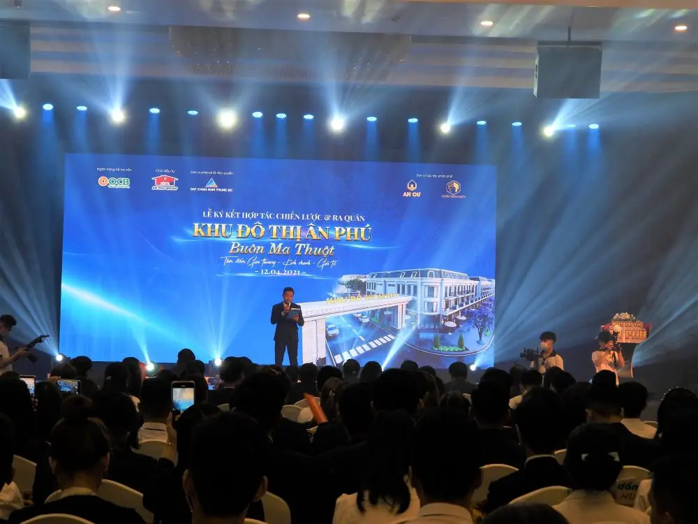 Toàn cảnh buổi Lễ ký kết ba bên phân phối dự án Khu đô thị Ân Phú