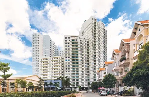 Căn hộ cao cấp nhiều tiềm năng, đất nền, nhà tầm trung vẫn hấp dẫn