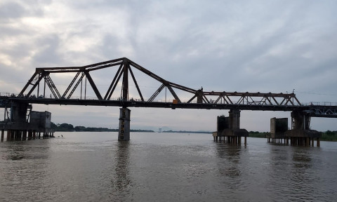 Giải cứu cầu Long Biên và chuyện những cây cầu làm giàu cho thành phố