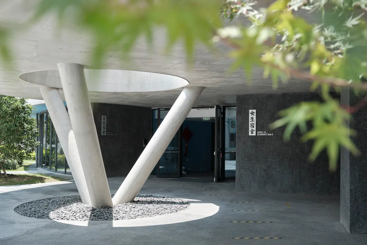 15_Helical_Dormitory_Entrance_Jonathan_Leijonhufvud