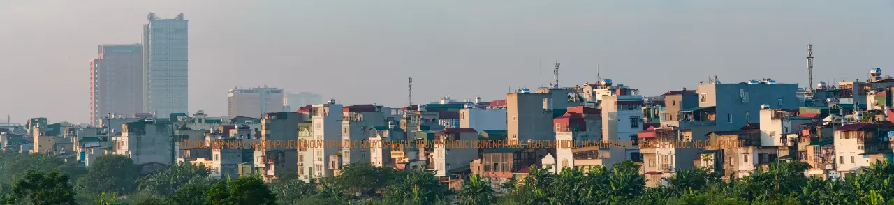 Mặt công trình nhà dân xây dựng tự phát tại quận Hoàn Kiếm quay ra sống
