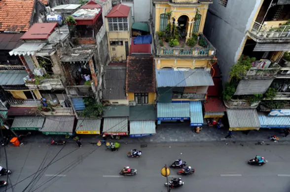 Tại đô thị cổ VIệt Nam, mái ngói đang thay bằng mái tôn. Tình trạng này liệu có tiếp diễn?