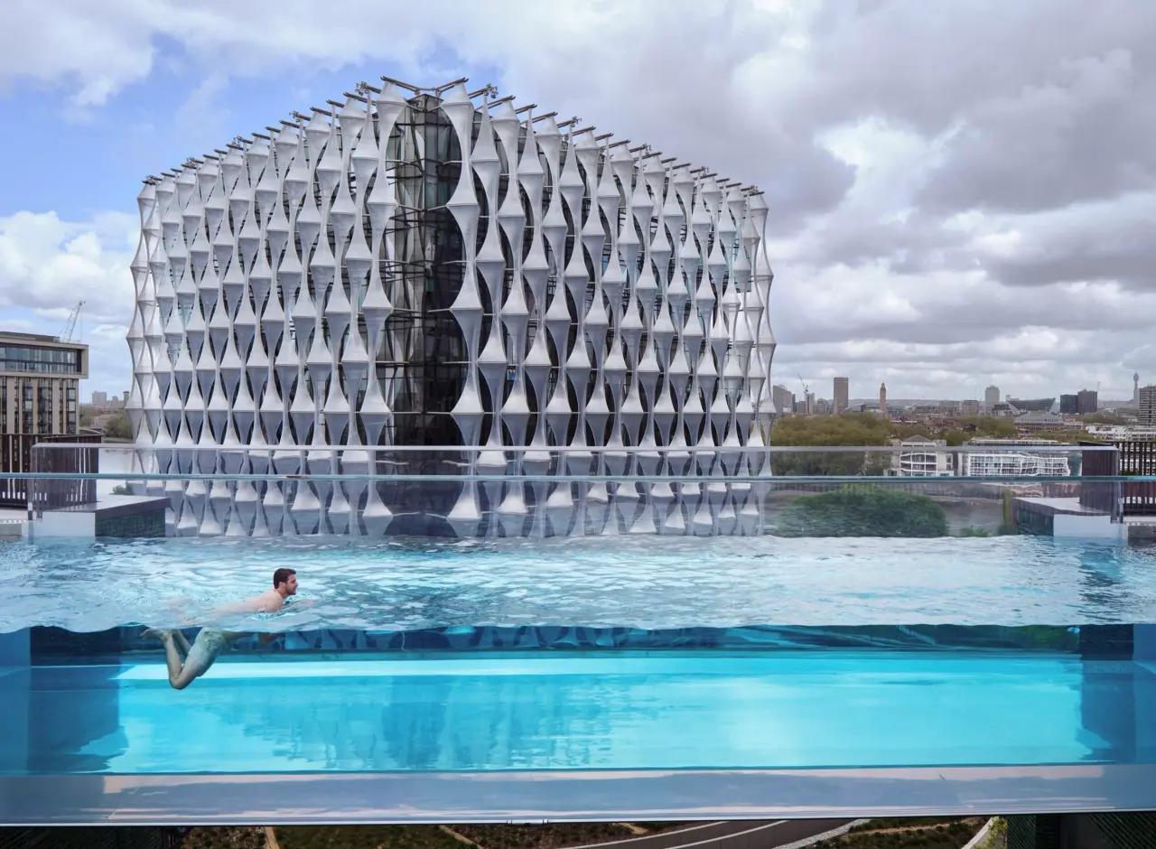 Sky Pool – Bể bơi giữa bầu trời