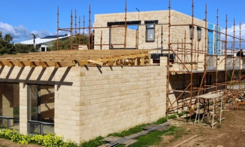 Giải pháp mới cho nhà ở chi phí thấp với bê tông gỗ