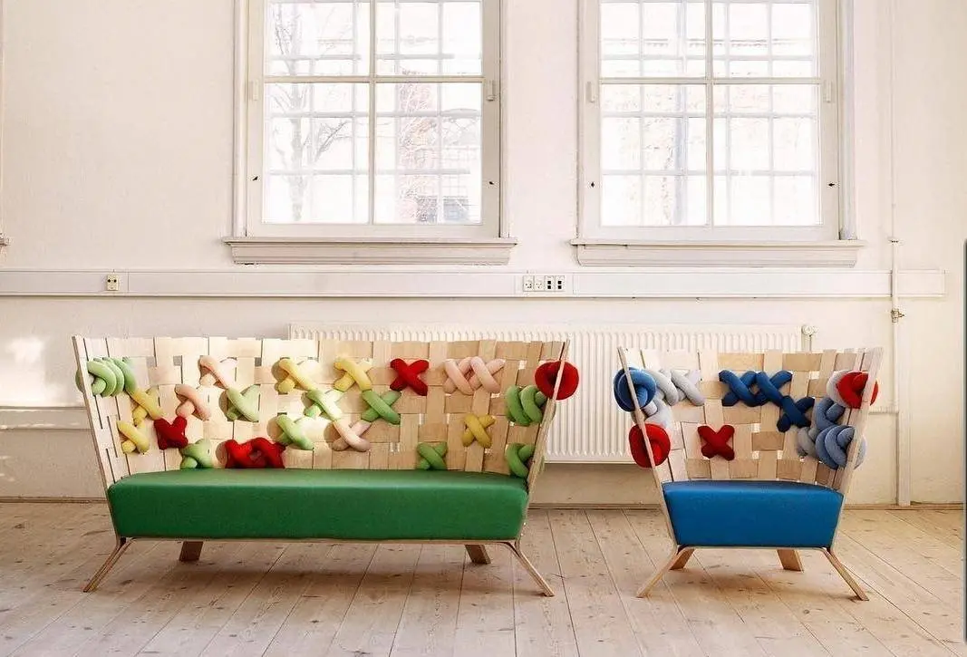 Sofa đầy màu sắc làm bừng sáng không gian nhà bạn