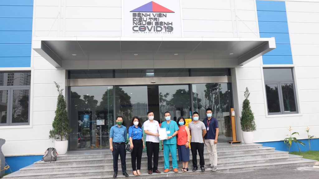 Viện Kiến trúc Quốc gia thăm và ủng hộ Bệnh viện điều trị người bệnh Covid-19