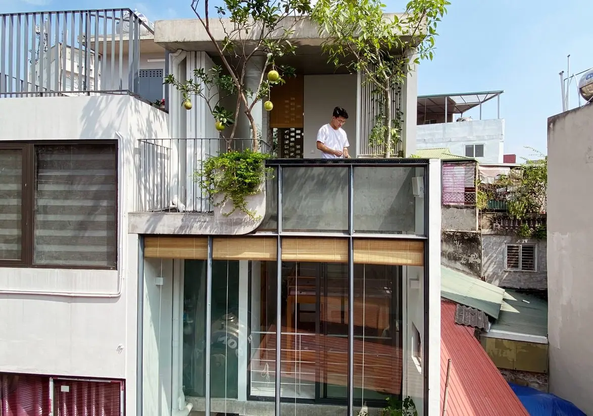 TH House