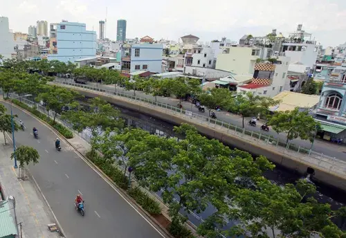 Di dời 6.500 căn nhà, xử lý hàng trăm chung cư cũ