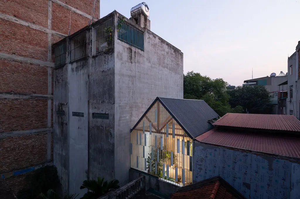 Raincoat House