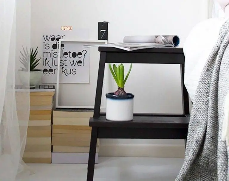 Bàn đầu giường sáng tạo cho phòng ngủ của bạn thêm thú vị (P2)
