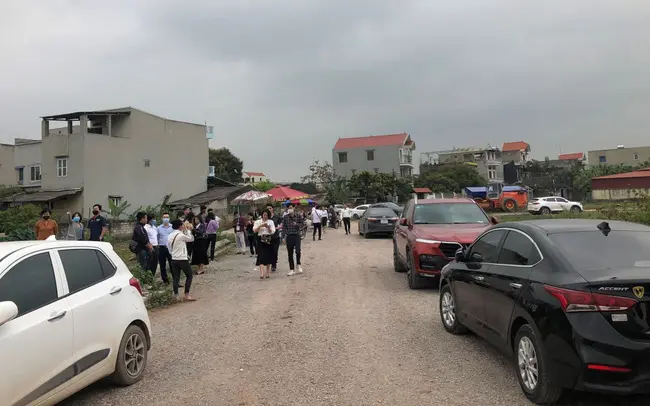 Giá đất tăng “nóng”, người mua và người bán đều “khóc ròng”